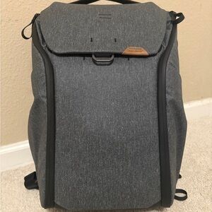 Peak Design Everyday Backpack 30L V2 Charcoal - New without tags